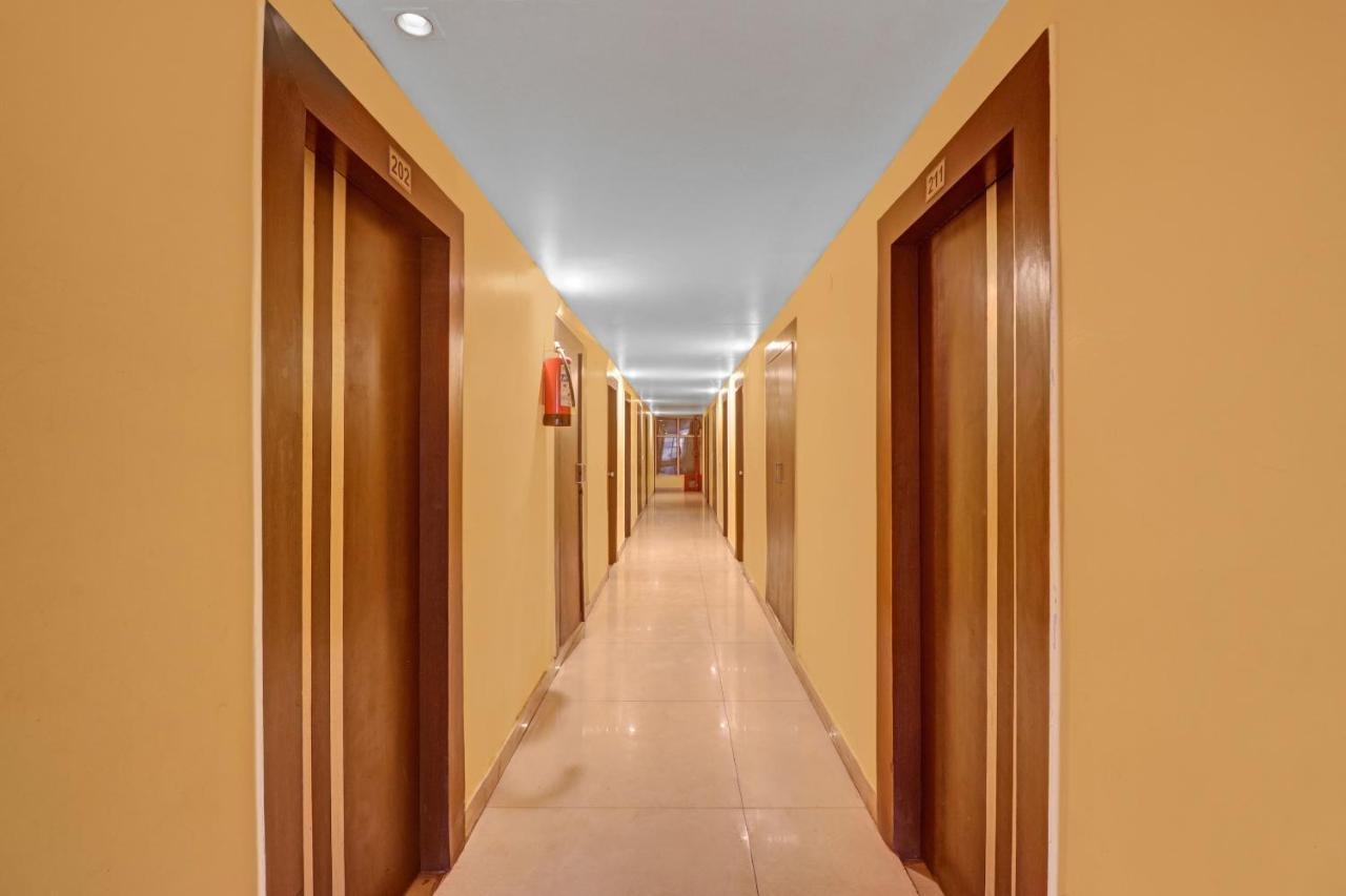 Hotel Sunshine Park -- Near Anand Vihar Terminal Ghaziabad Dış mekan fotoğraf