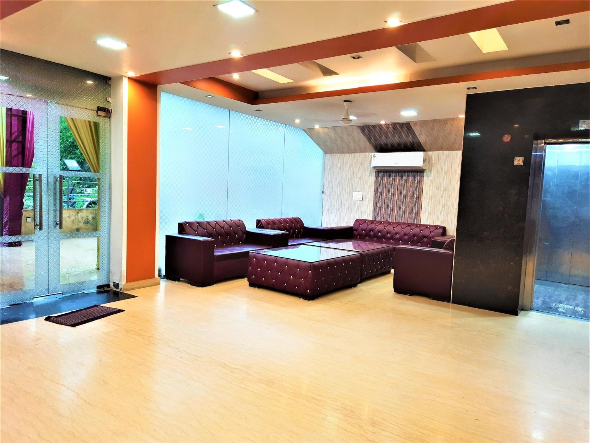 Hotel Sunshine Park -- Near Anand Vihar Terminal Ghaziabad Dış mekan fotoğraf