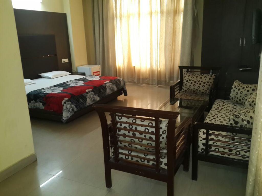 Hotel Sunshine Park -- Near Anand Vihar Terminal Ghaziabad Dış mekan fotoğraf