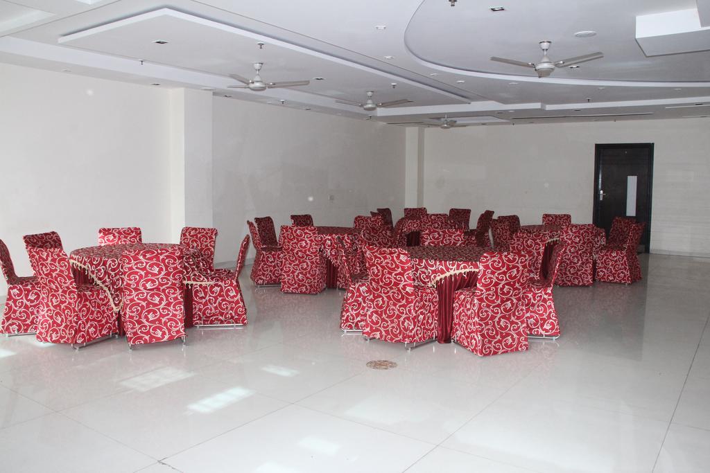 Hotel Sunshine Park -- Near Anand Vihar Terminal Ghaziabad Dış mekan fotoğraf